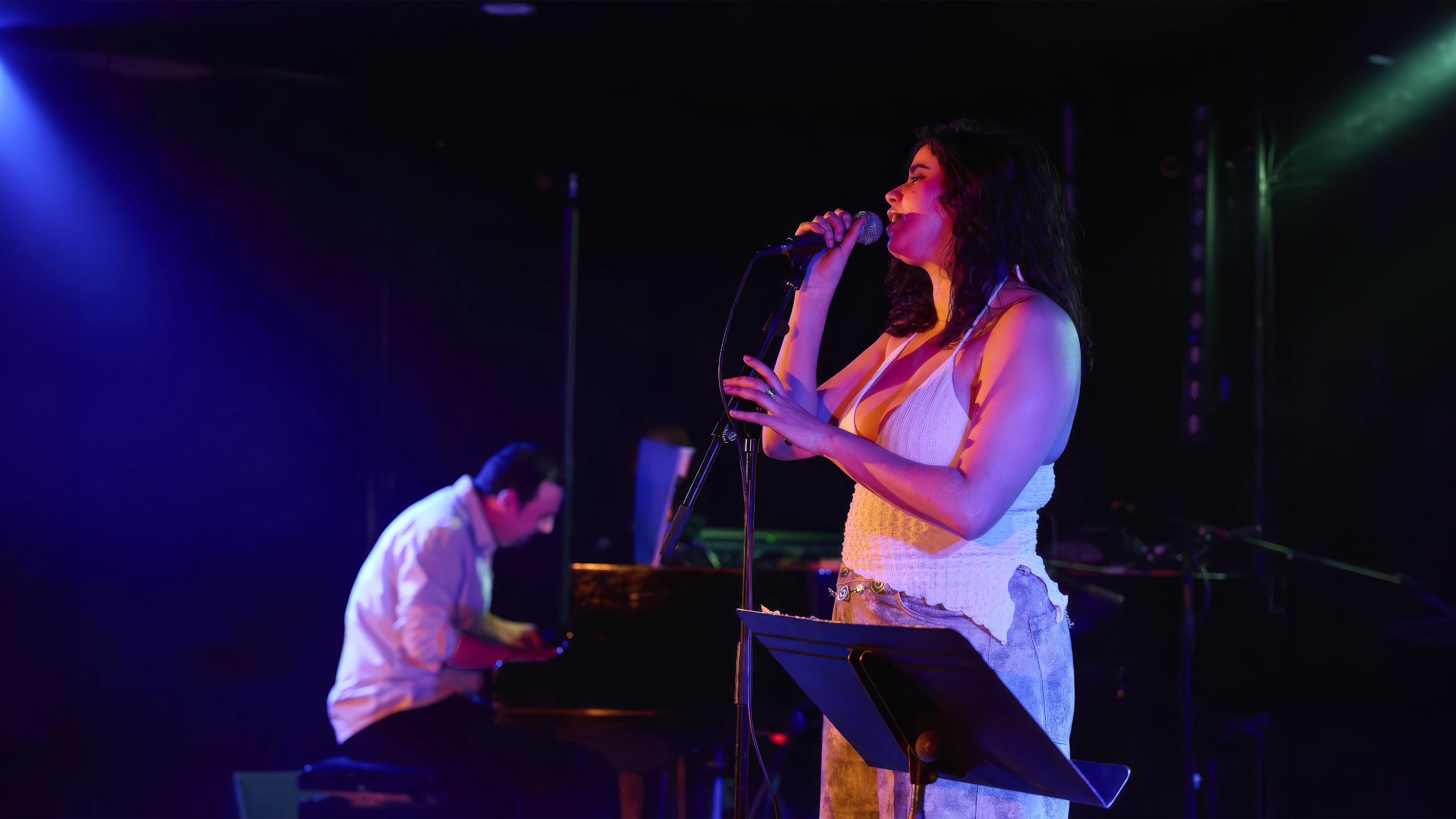 Echo, jazz and soul piano and vocal duo