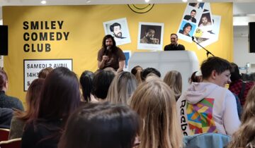 Retour sur le Smiley Comedy Club à Cap3000 : une scène stand-up en plein centre commercial